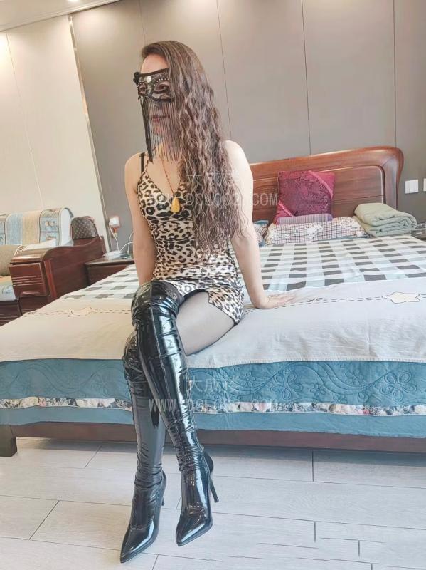 赛罕S大波浪皮鞭教主