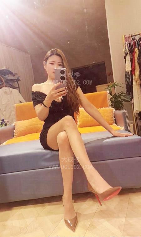 武汉光谷韵味少妇红唇