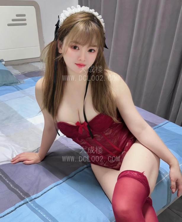 上城性感翘臀软妹