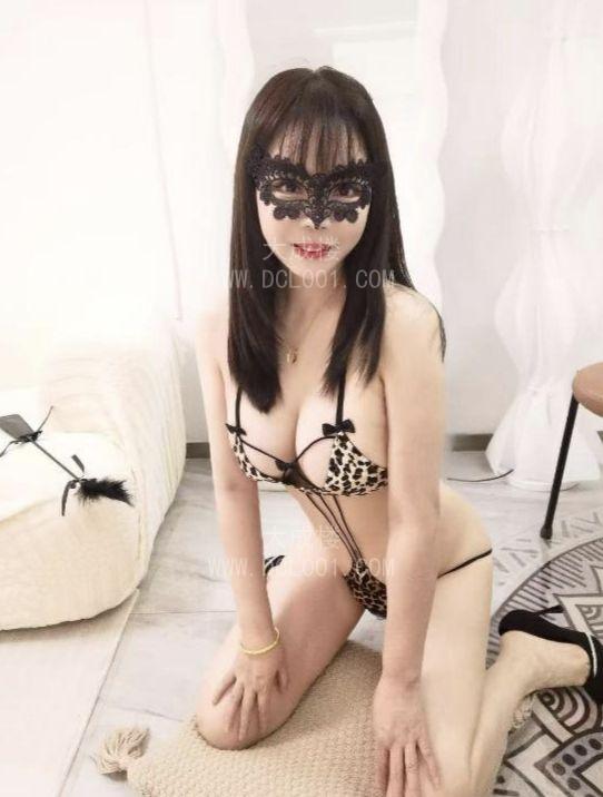 龙岗大奶性感娇娘