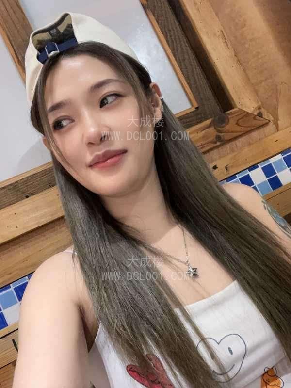 白云纯欲美女小四