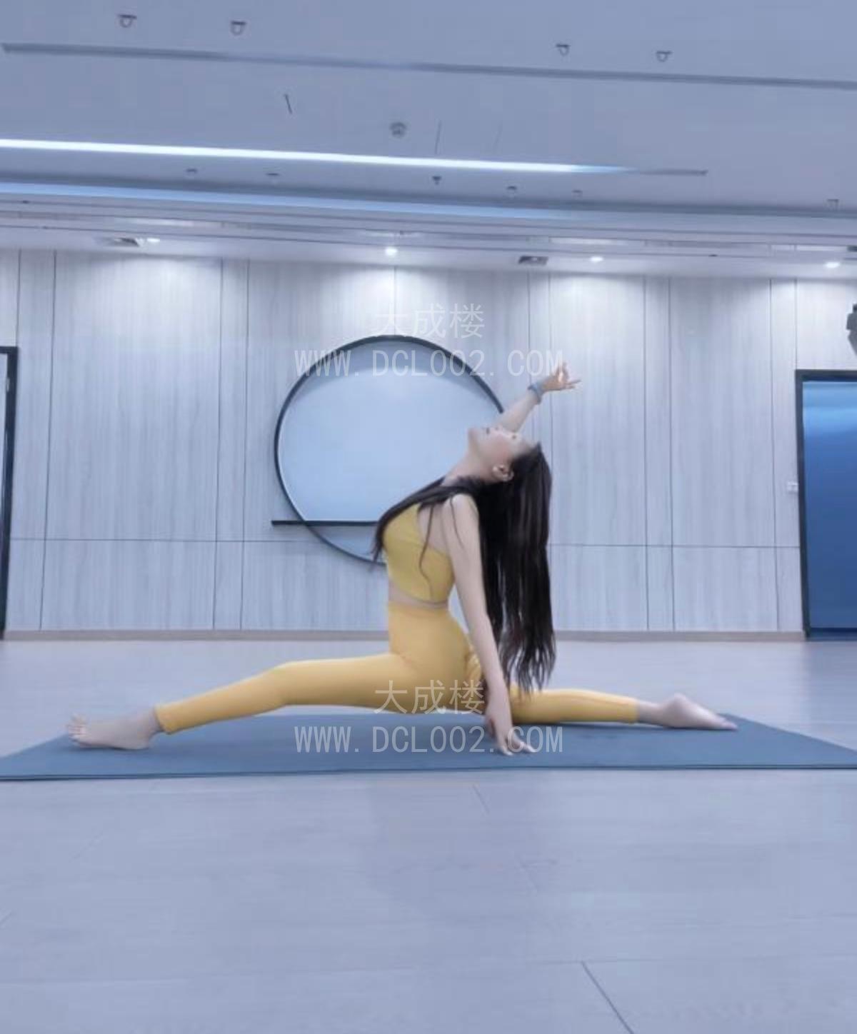 白云一字马灵灵