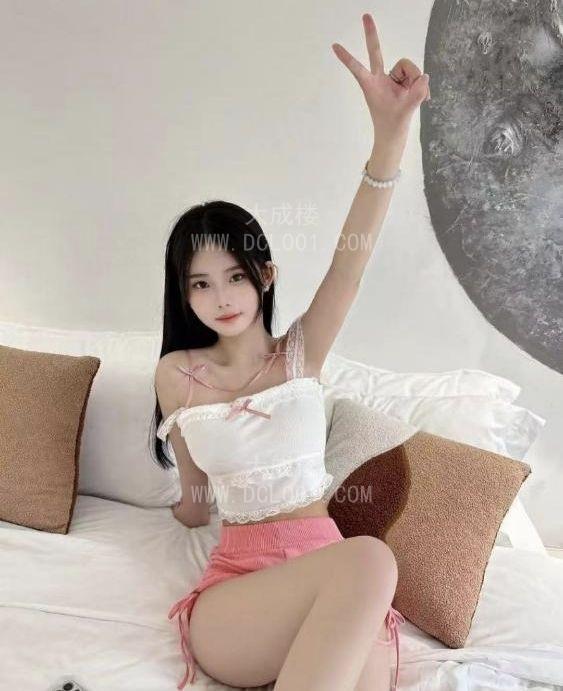 性感苗条零零后妹