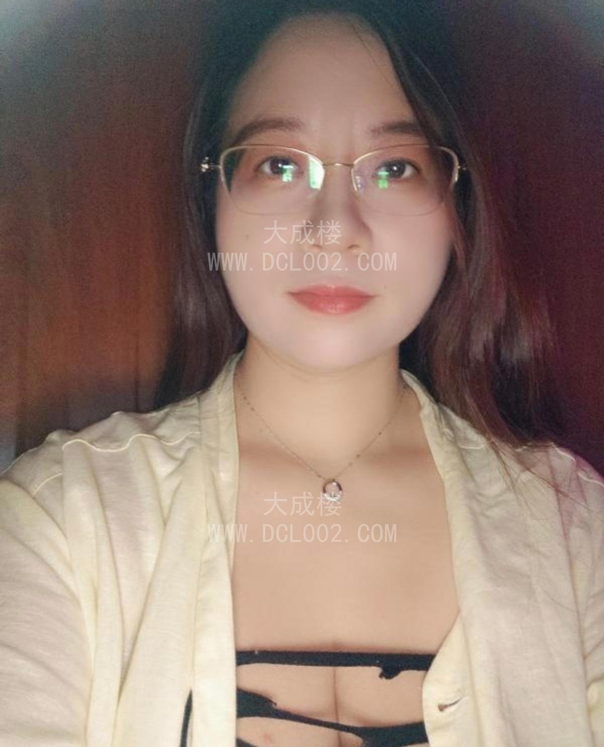 海珠巨乳美婷少妇