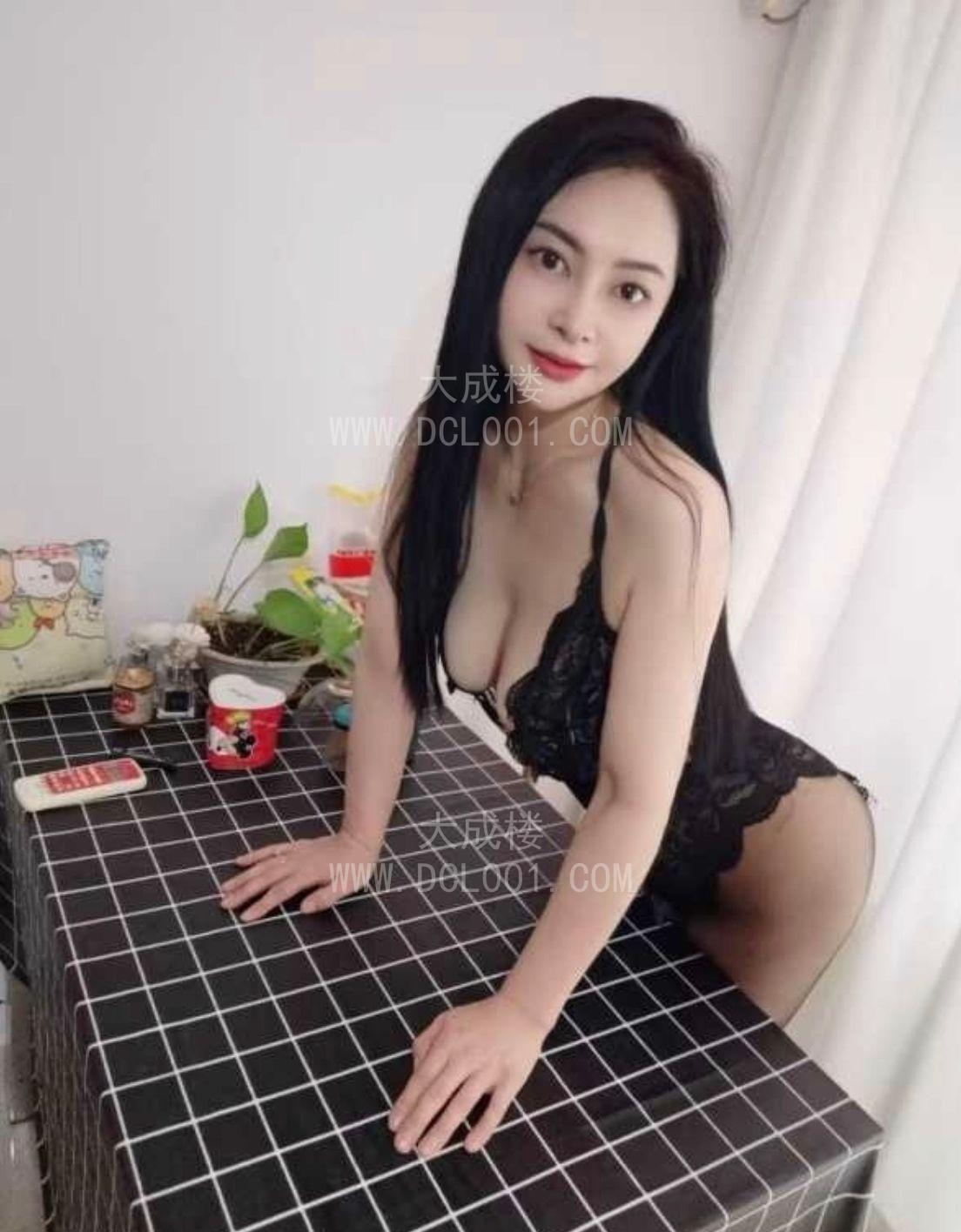 龙岗大奶诱人美眉