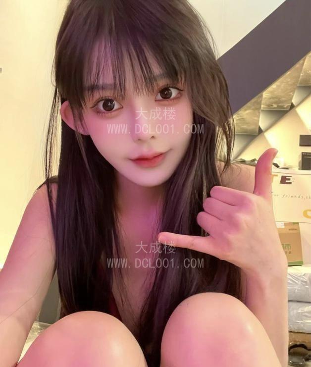 福州口活很好美乳小姐姐