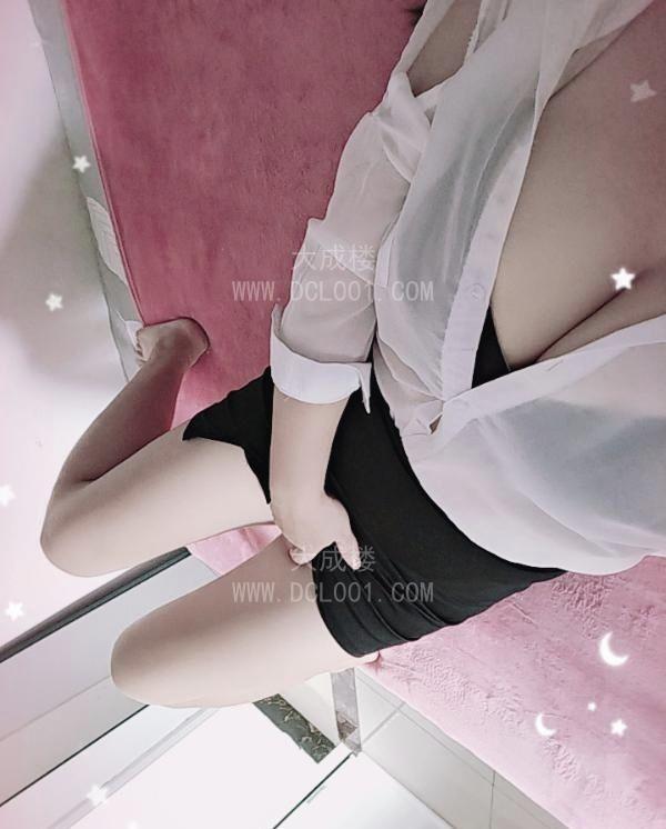 坂田一线天馒头B