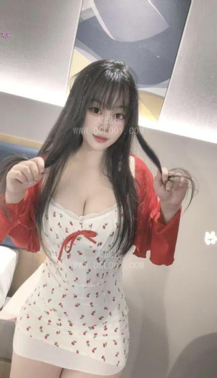 越秀大胸小姐姐