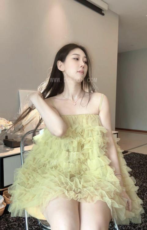 丰满纯情小美女