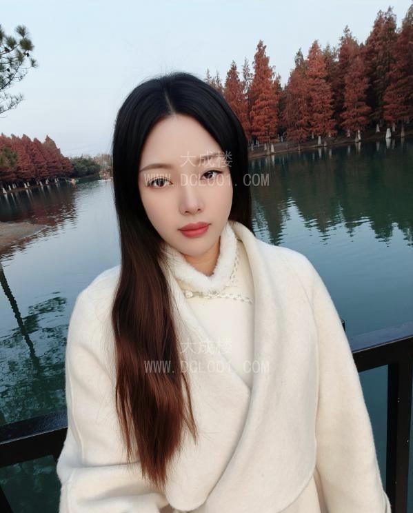 湖州童颜巨乳小美女