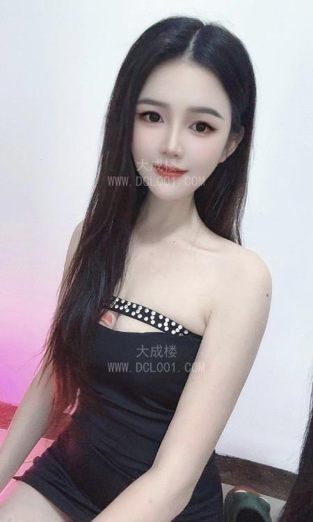 白云腿模乐乐